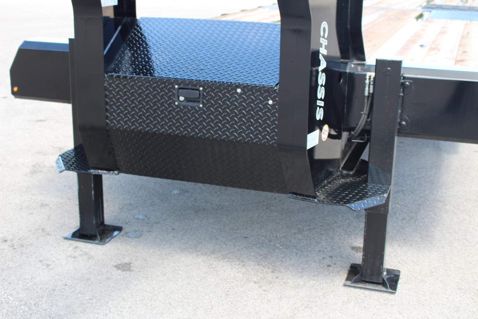 New 2025 Moritz FDGH Hydraulic Tail 30' GOOSENECK Deckover Flatbed Trailer- 22900# GVW