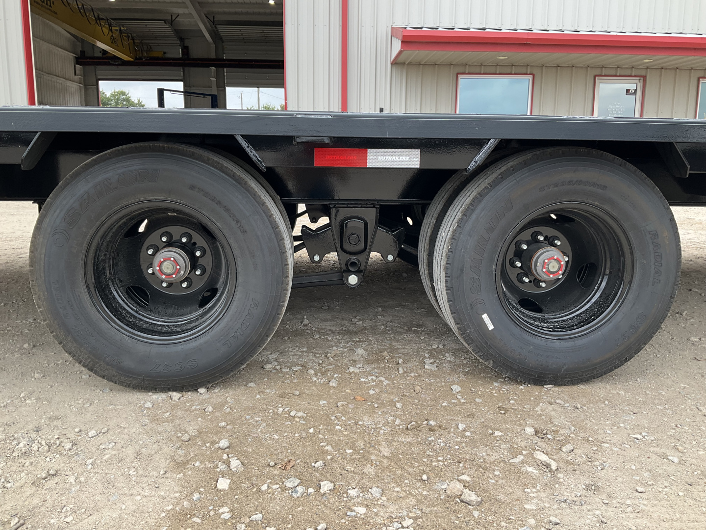 New 2026 PJ 102"x40' GN Low-Pro Flatbed w/ Duals - LD