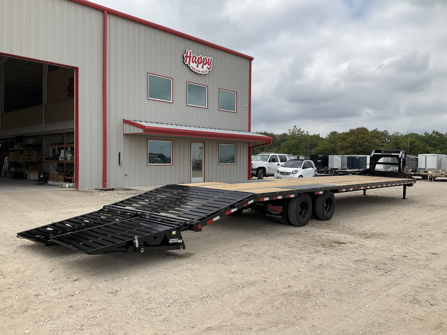 New 2026 PJ 102"x40' GN Low-Pro Flatbed w/ Duals - LD