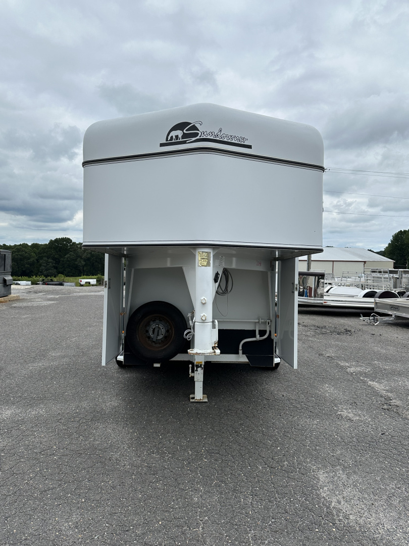 Used 1995 Sundowner 2H Charter Horse Trailer