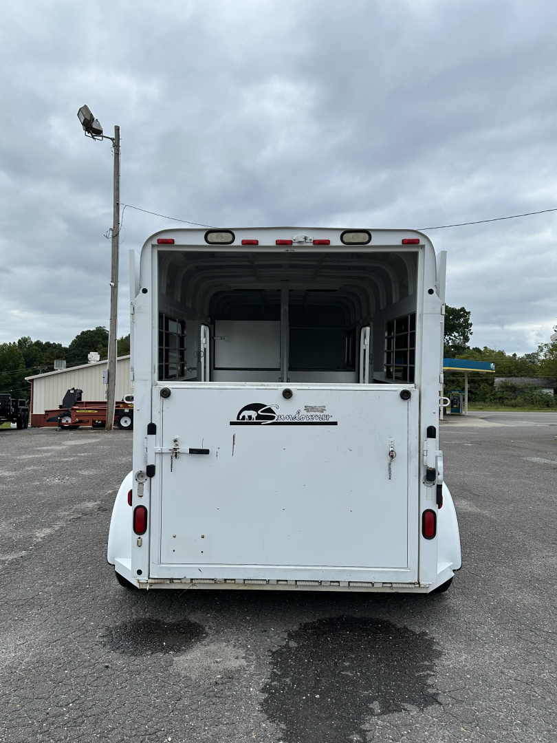 Used 1995 Sundowner 2H Charter Horse Trailer