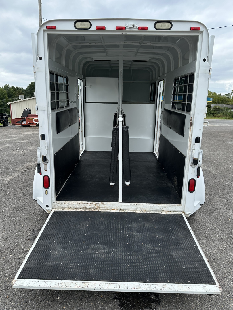 Used 1995 Sundowner 2H Charter Horse Trailer