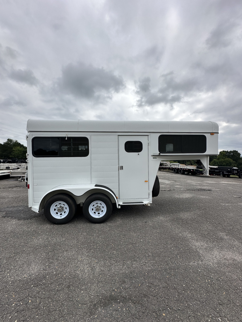 Used 1995 Sundowner 2H Charter Horse Trailer