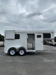 Used 1995 Sundowner 2H Charter Horse Trailer