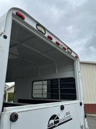 Used 1995 Sundowner 2H Charter Horse Trailer