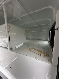 Used 1995 Sundowner 2H Charter Horse Trailer