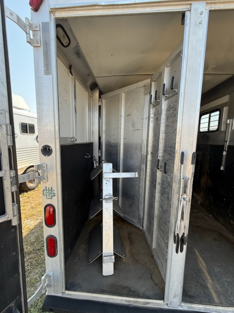 Used 2002 Adam 3H Horse Trailer