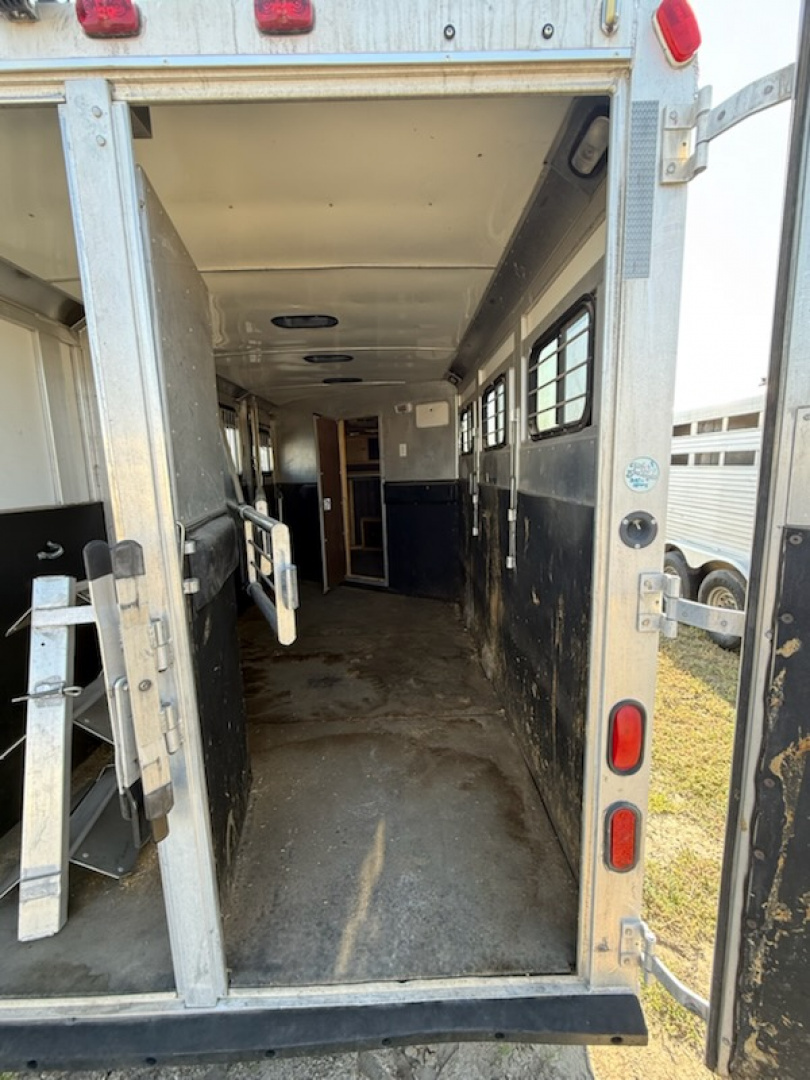 Used 2002 Adam 3H Horse Trailer