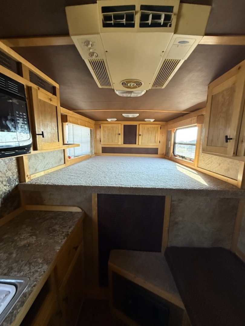 Used 2002 Adam 3H Horse Trailer