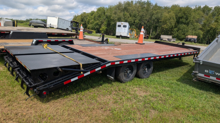 Used (LIKE NEW) 2024 BWISE 19+5 HD Deckover Tagalong w/ Self Cleaning Dove & Full Width Wedge Ramps