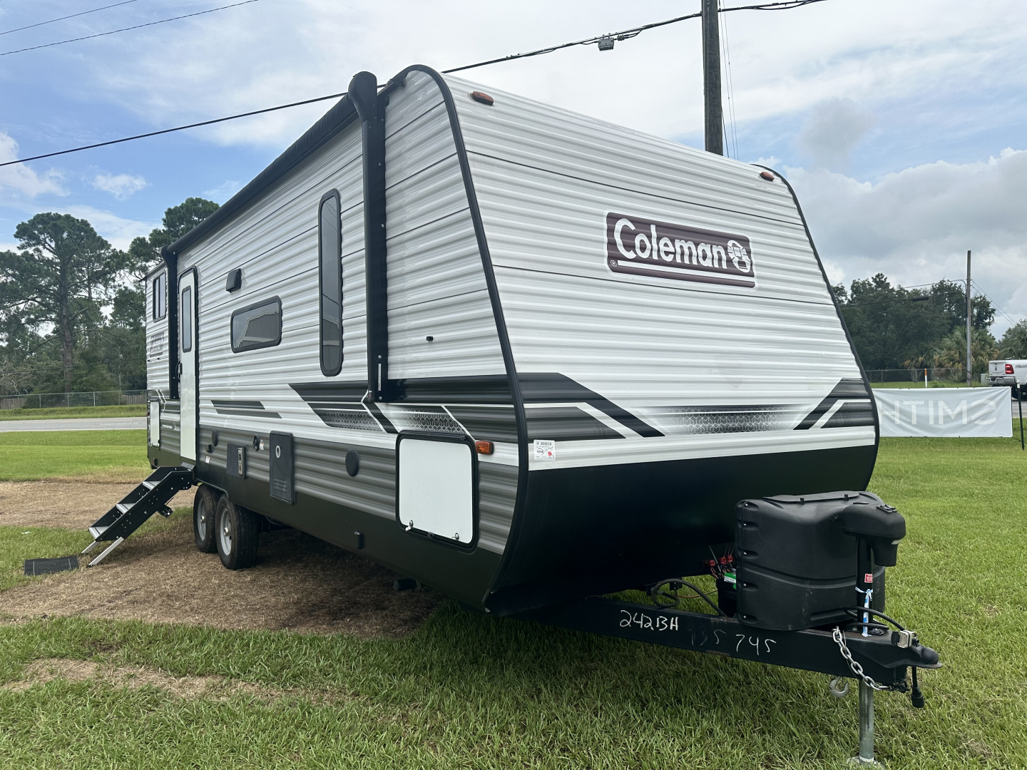 Used 2023 Dutchmen Mfg Coleman 242BH Travel Trailer
