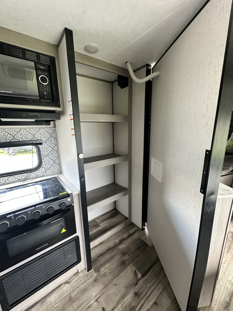 Used 2023 Dutchmen Mfg Coleman 242BH Travel Trailer