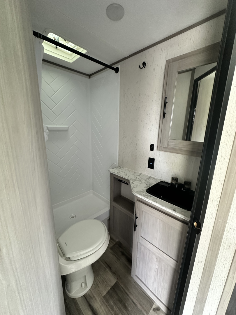 Used 2023 Dutchmen Mfg Coleman 242BH Travel Trailer