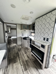 Used 2023 Dutchmen Mfg Coleman 242BH Travel Trailer