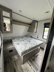 Used 2023 Dutchmen Mfg Coleman 242BH Travel Trailer