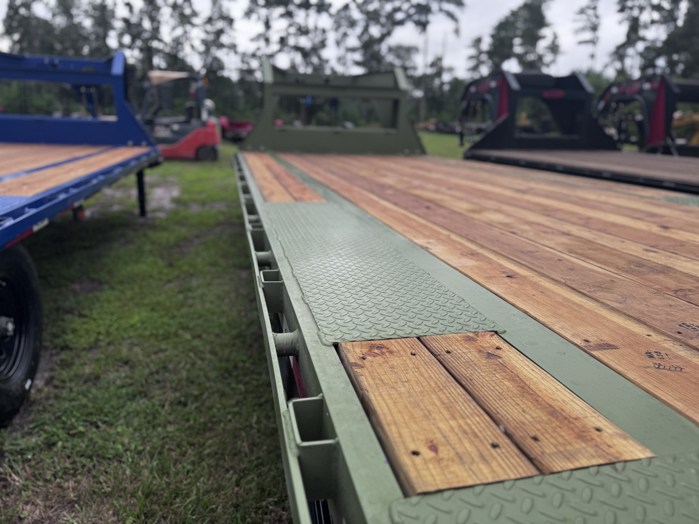 New Dura - Haul 102x20+5 16K Gooseneck Equipment Trailer