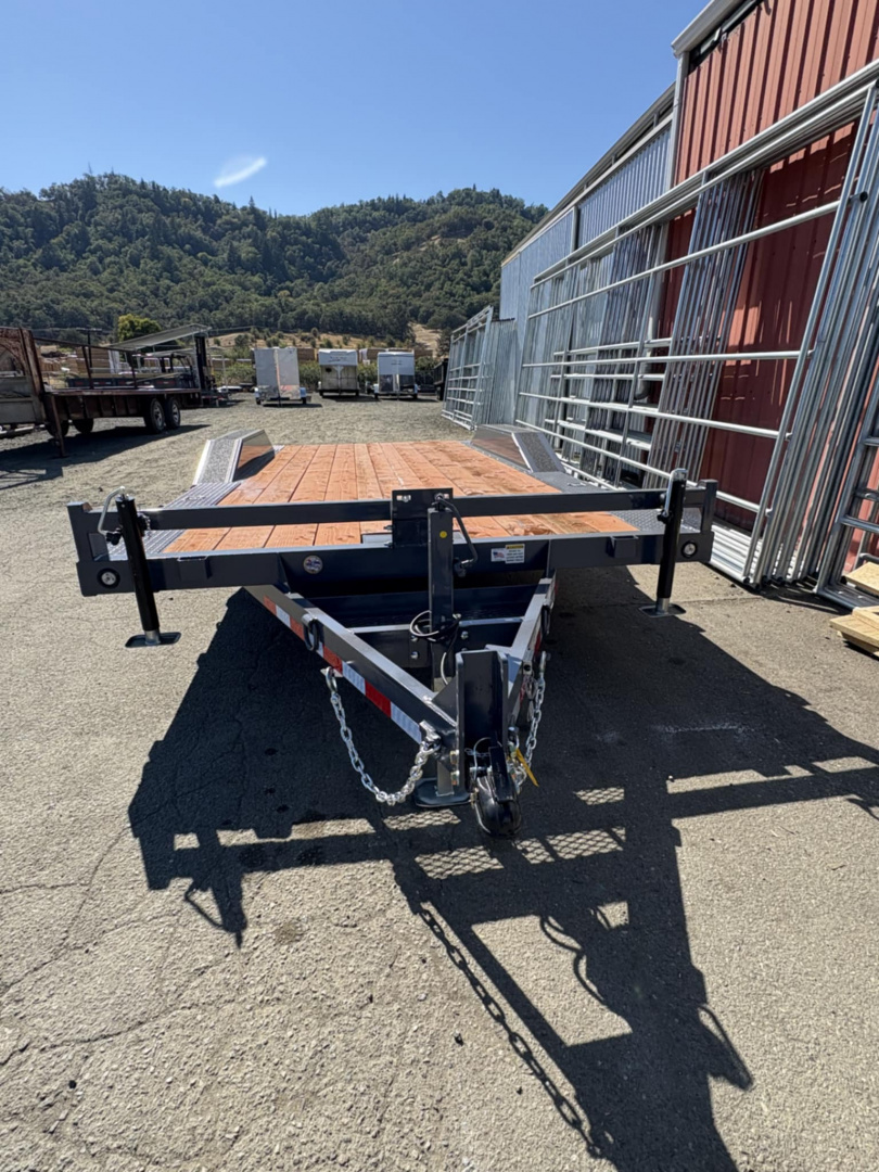 New CAR HAULER DRIVE OVER FENDERS 2026 10K VERSATILE HD718TA3 7X18 ROCK CRAWLER TRAILER DOVETAIL GRAY