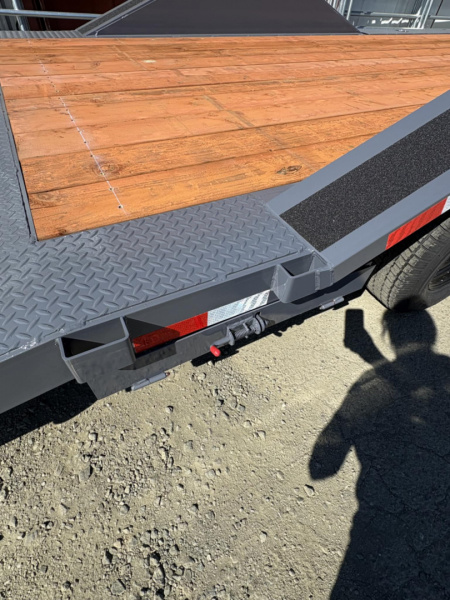 New CAR HAULER DRIVE OVER FENDERS 2026 10K VERSATILE HD718TA3 7X18 ROCK CRAWLER TRAILER DOVETAIL GRAY