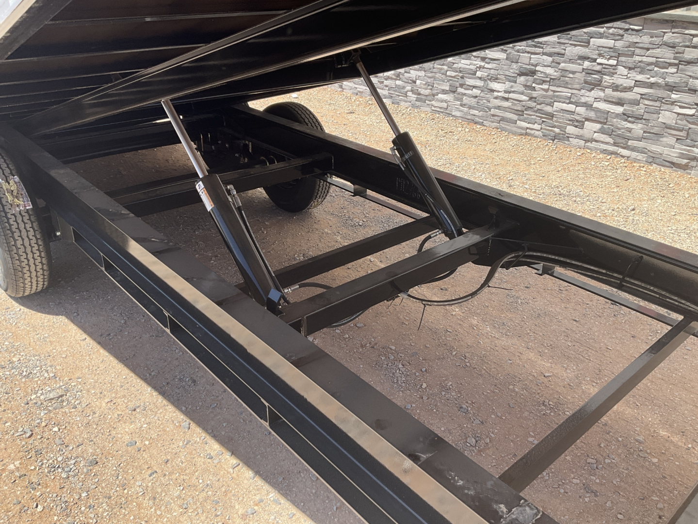 New 2026 PJ 102"x28' Gooseneck Deckover Hydraulic Tilt Trailer – T8