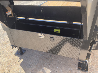 New 2026 PJ 102"x28' Gooseneck Deckover Hydraulic Tilt Trailer – T8