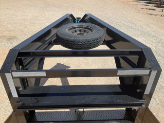 New 2026 PJ 102"x28' Gooseneck Deckover Hydraulic Tilt Trailer – T8