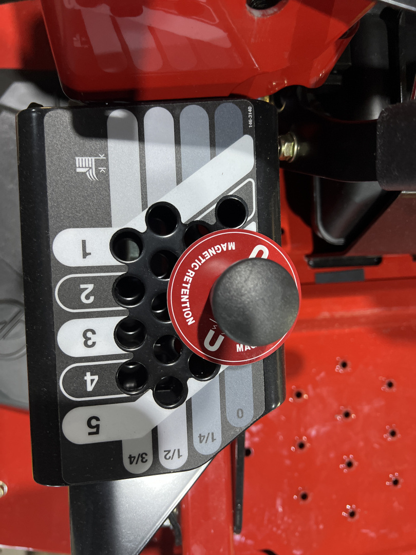 New 2025 Exmark LRE801GKA604A3 Lawn Mowers