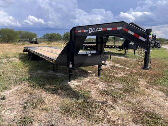 New 2026 Delco Trailers 102x32ft Gooseneck Flatbed Trailer