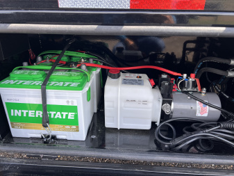 New 2026 Delco Trailers 102x32ft Gooseneck Flatbed Hydraulic Dovetail