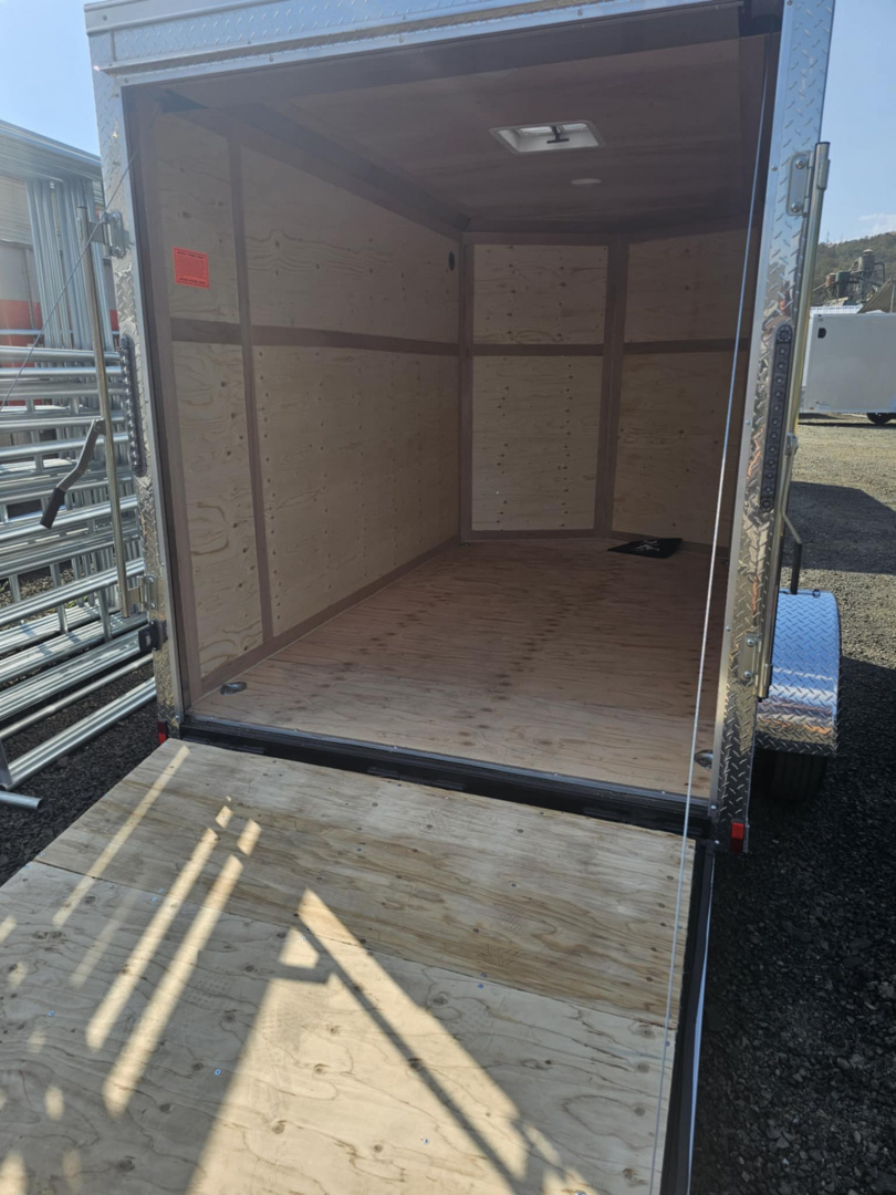 New ENCLOSED CARGO BOX 2026 CONTINENTAL VHW612SA TRAILER 6X12 DIAMOND ICE