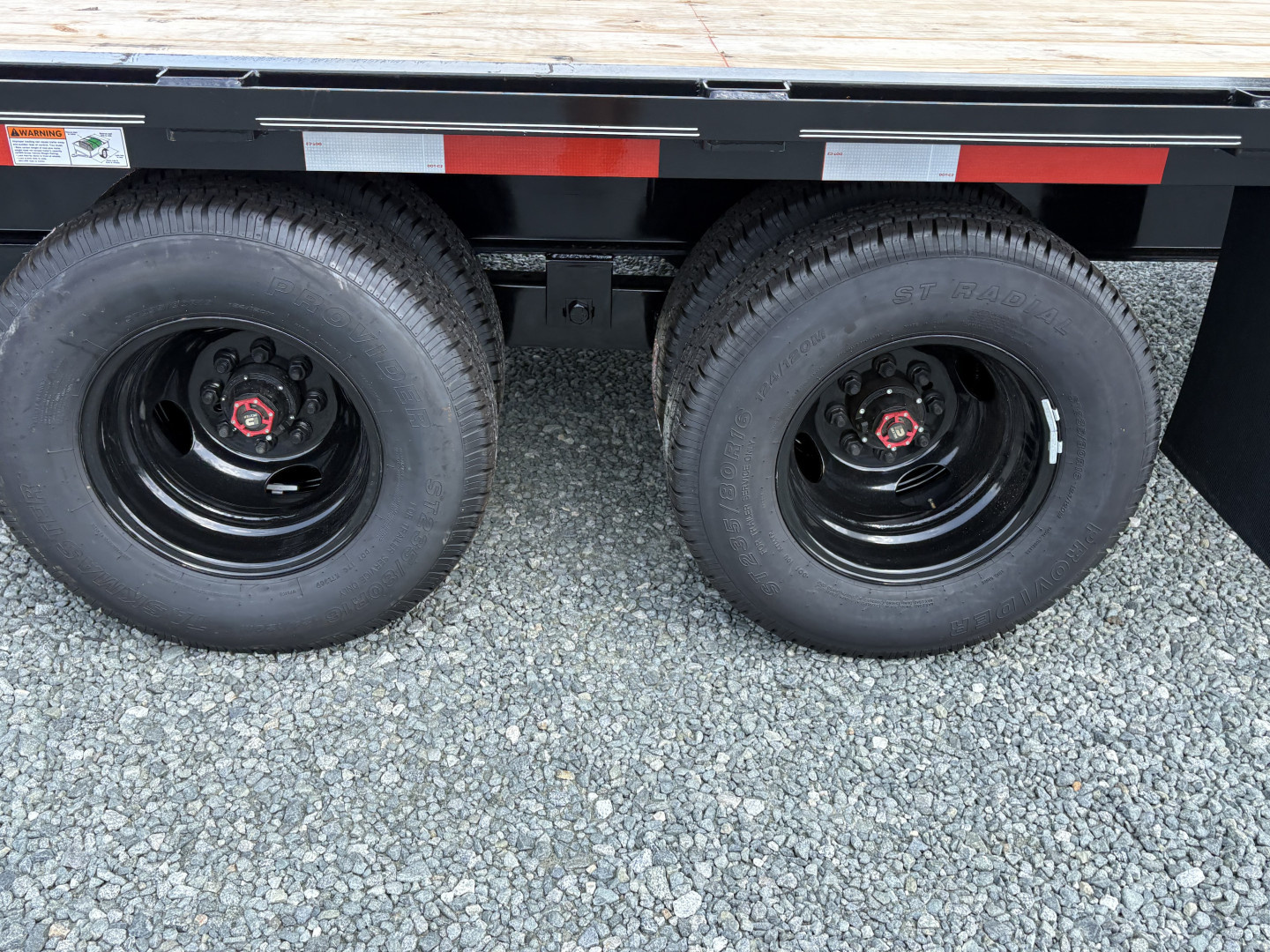 New 2025 Texas Bragg Trailers GN 35+5 20K Flatbed Trailer