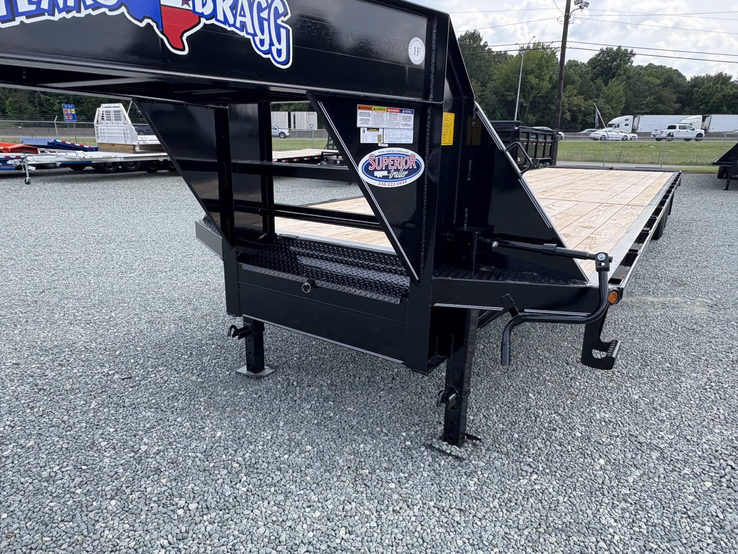 New 2025 Texas Bragg Trailers GN 35+5 20K Flatbed Trailer