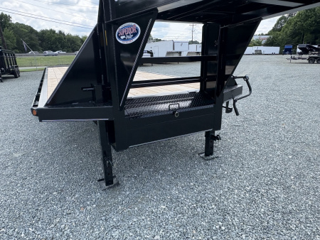 New 2025 Texas Bragg Trailers GN 35+5 20K Flatbed Trailer