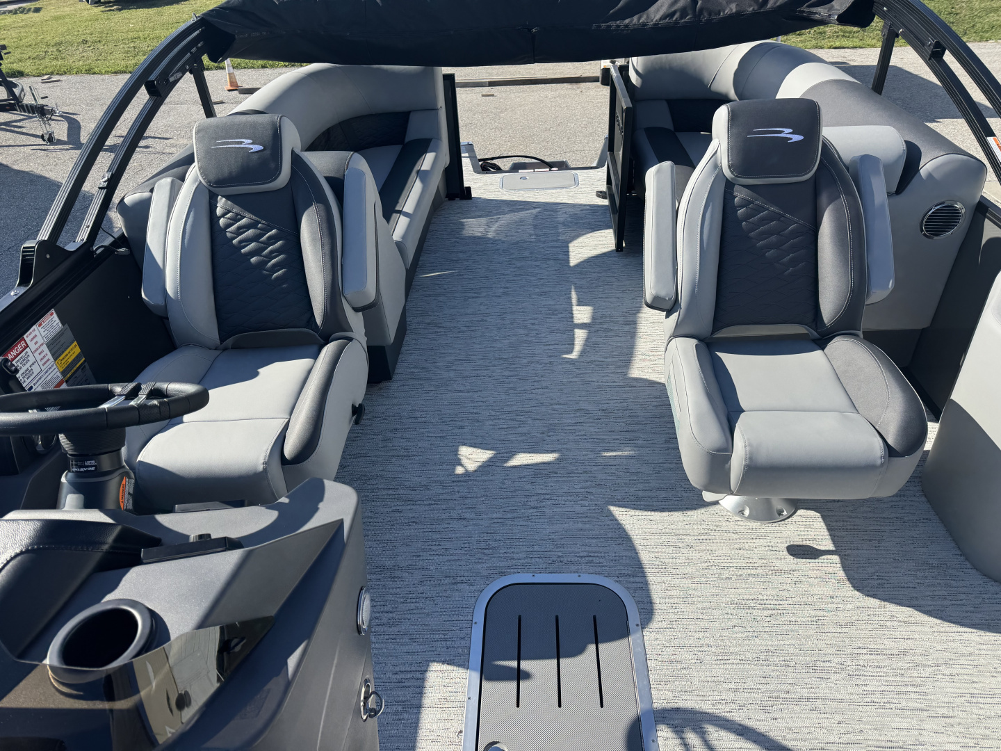 New 2026 Bennington 22 SSR Tri-Toon Boat