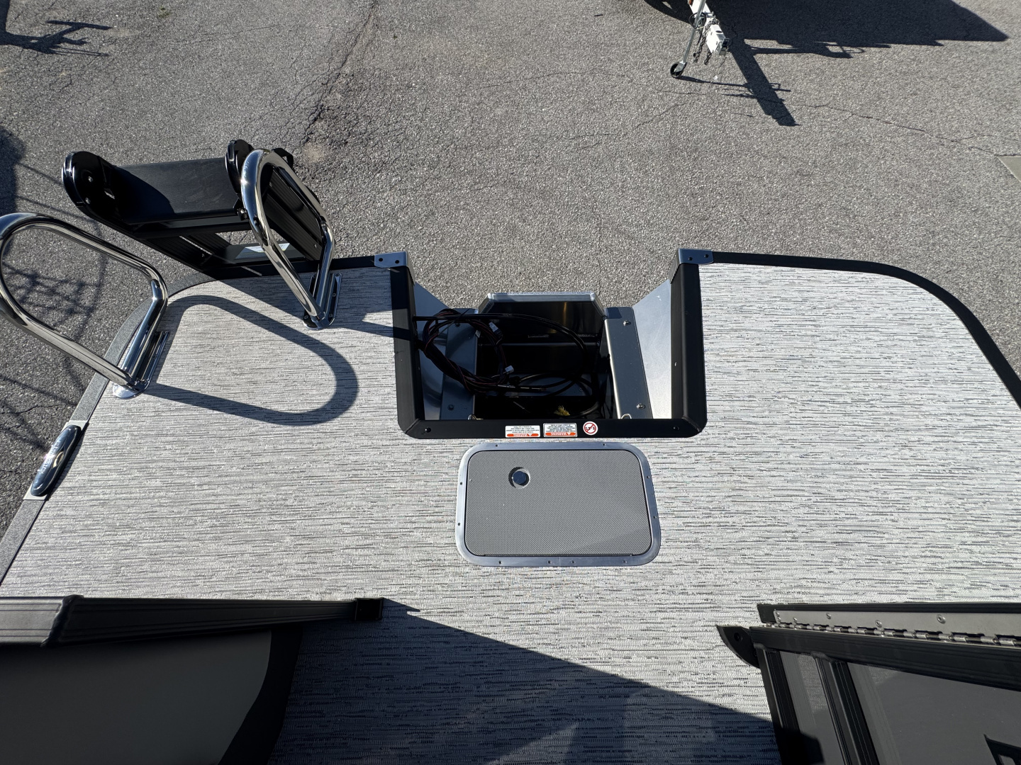 New 2026 Bennington 22 SSR Tri-Toon Boat