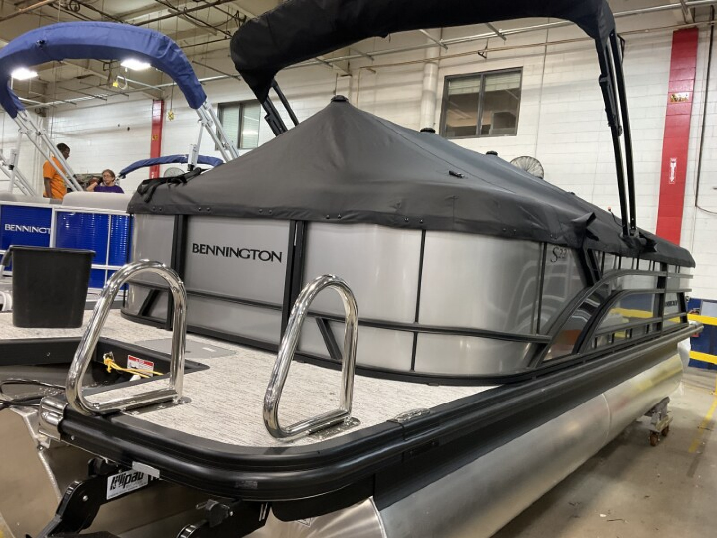 New 2026 Bennington 22 SSR Tri-Toon Boat