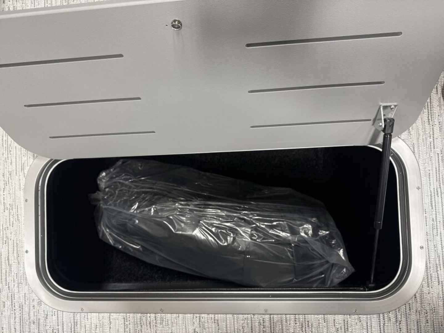 New 2026 Bennington 22 SSR Tri-Toon Boat