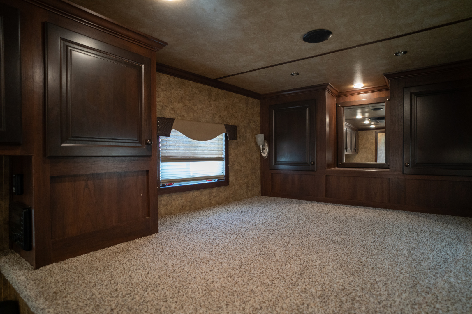 Used 2020 Exiss Trailers 8'6" Shortwall Gooseneck with Living Quarters Stock / Stock Combo Trailer