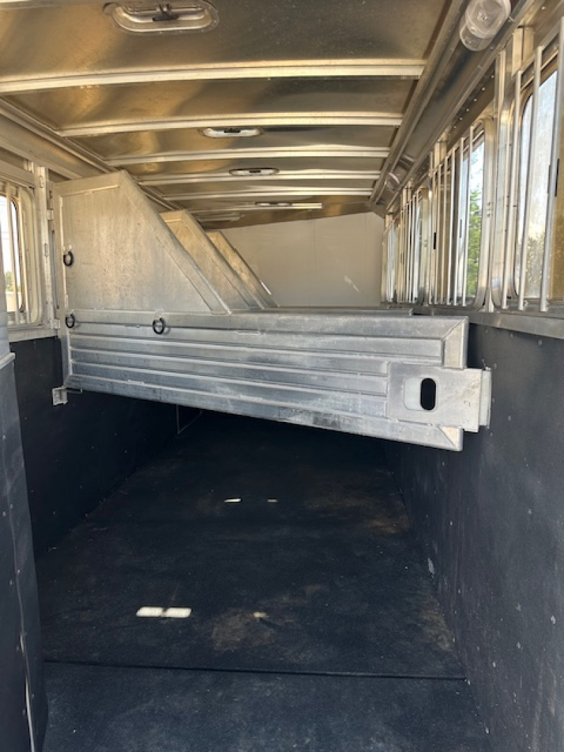 Used 2011 Featherlite 4 Horse Model 8533