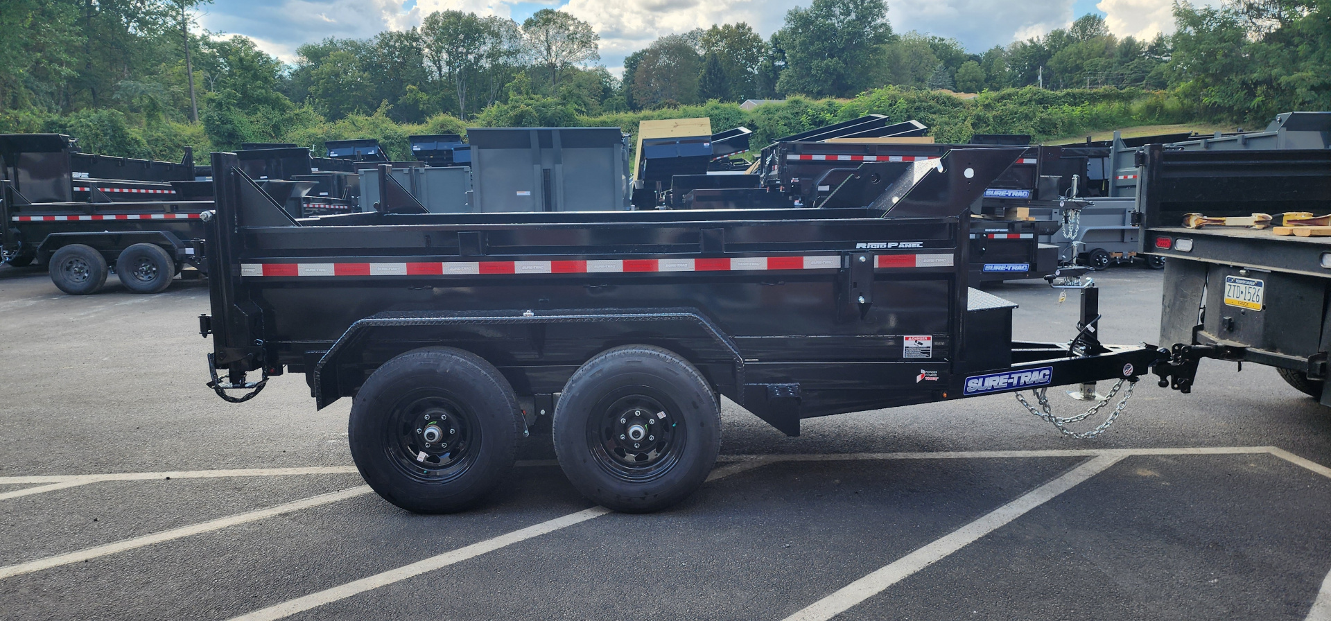 New 72in x 10 Sure-Trac Low-Pro Single Ram Dump Trailer 10k***Stab Jacks