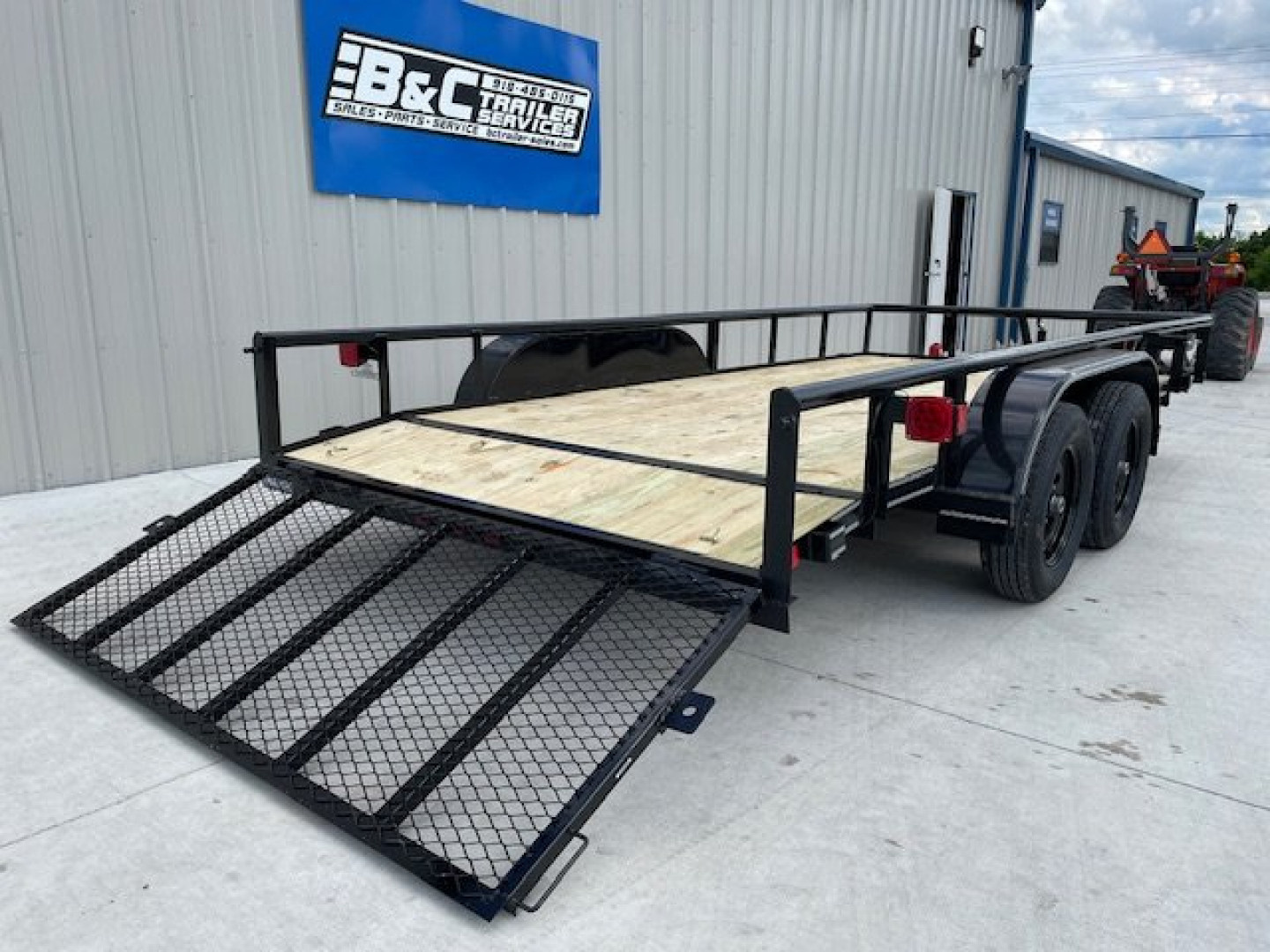 New 2025 DAVIDSON 83X16 (2)TANDEM AXLE PIPE TOP UTILITY W/36" GATE, DOVETAIL