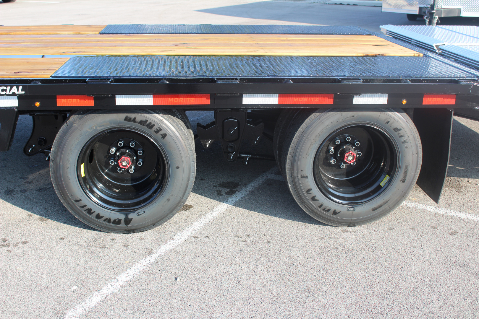 New 2025 Moritz FDGH DT 20' + 5' GOOSENECK Deckover Flatbed Trailer- Full Width Aluminum Ramps- 25900# GVW