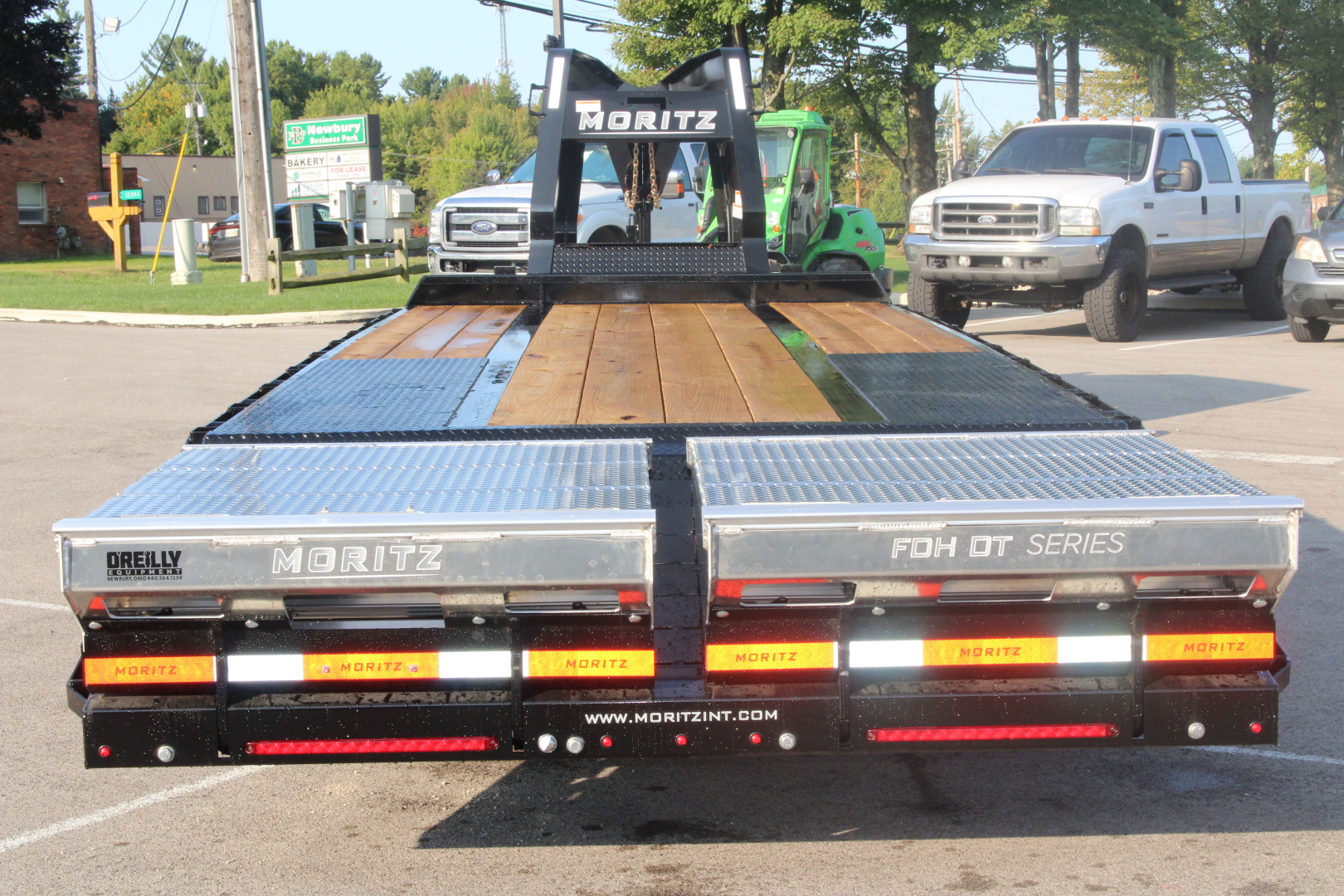 New 2025 Moritz FDGH DT 20' + 5' GOOSENECK Deckover Flatbed Trailer- Full Width Aluminum Ramps- 25900# GVW
