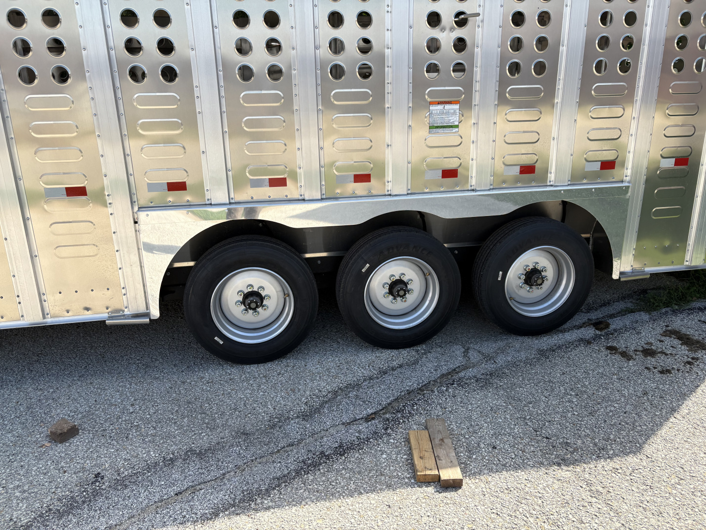 New 2026 94x32 Merritt Trailer 2Gates 1w/Slide