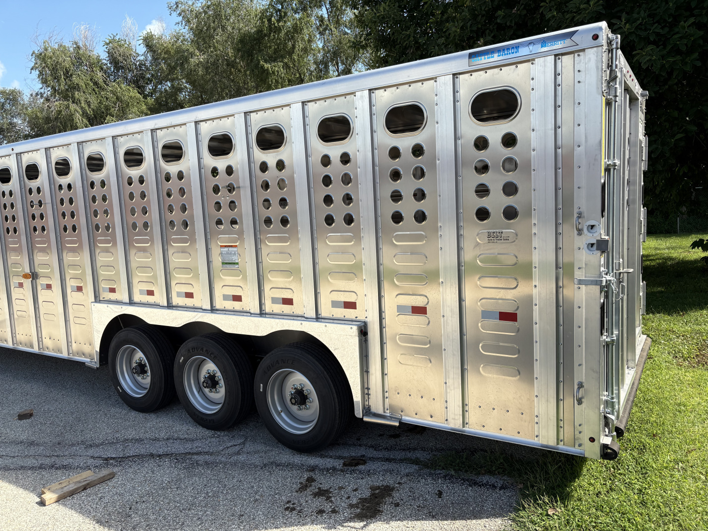 New 2026 94x32 Merritt Trailer 2Gates 1w/Slide