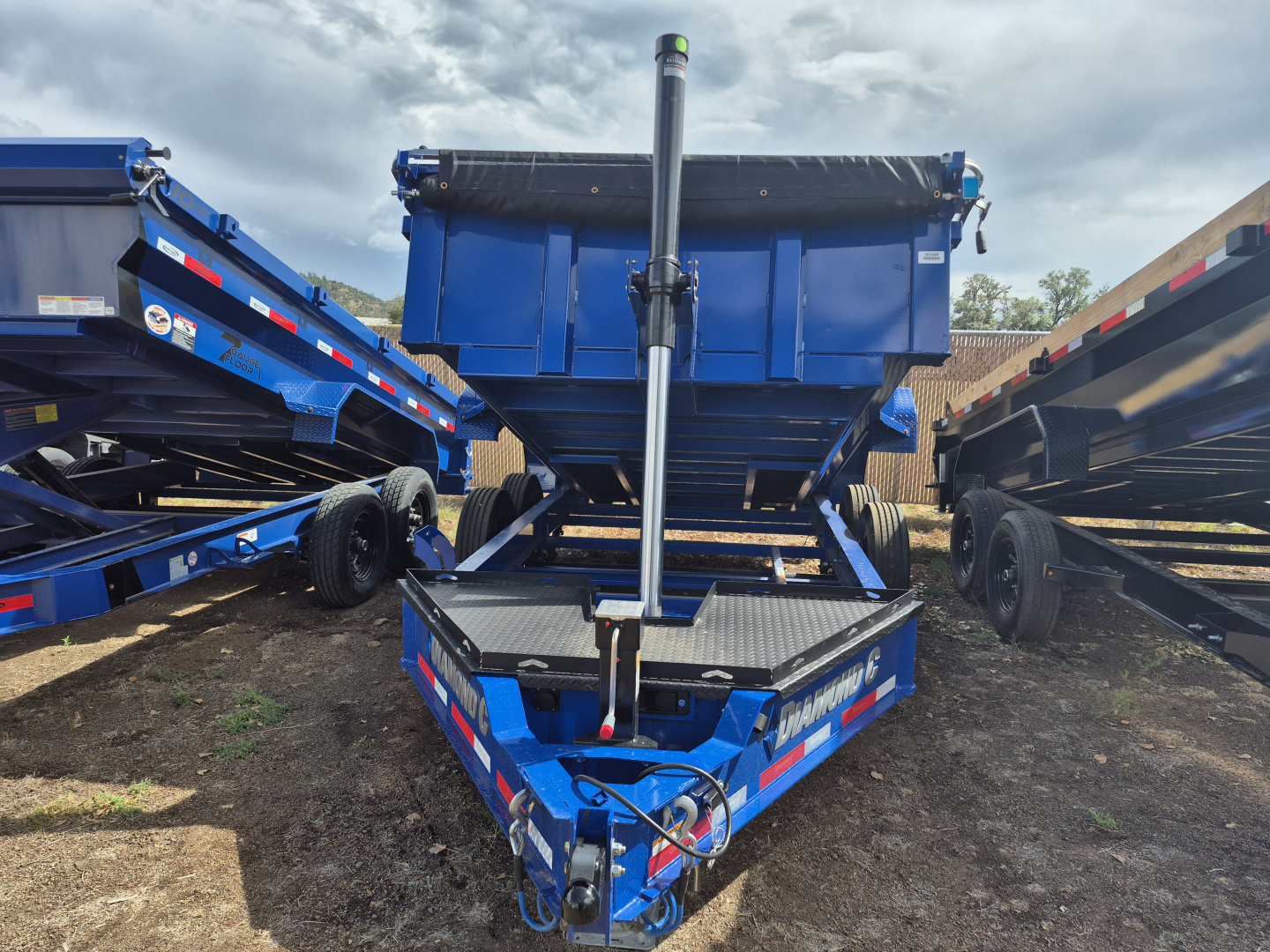 New 2025 Diamond C Tandem Axle Telescopic Dump /14,900 GVWR/82"x12'