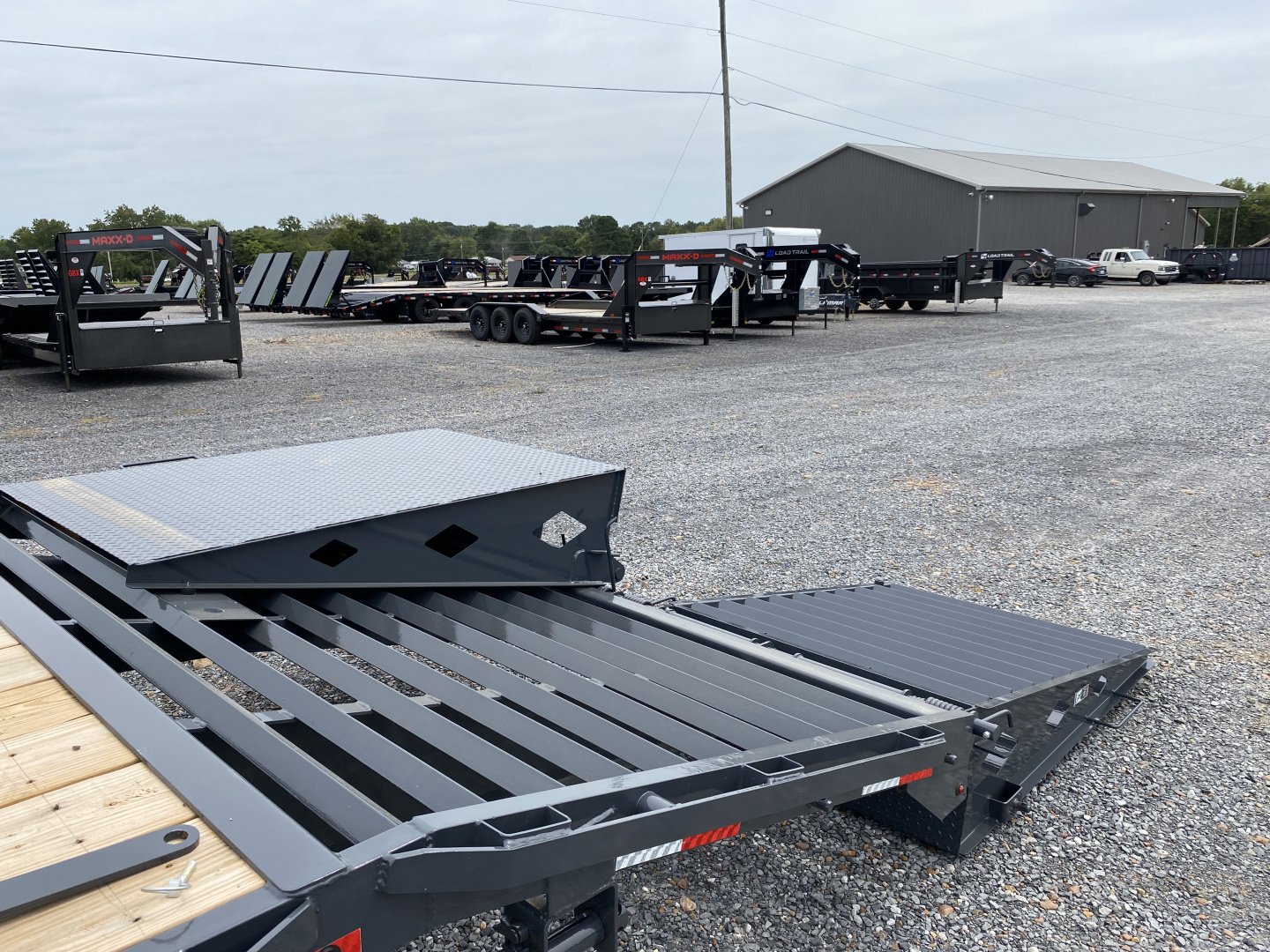New 2026 Lamar 102" x 25' 22k Gooseneck Trailer