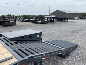 New 2026 Lamar 102" x 25' 22k Gooseneck Trailer