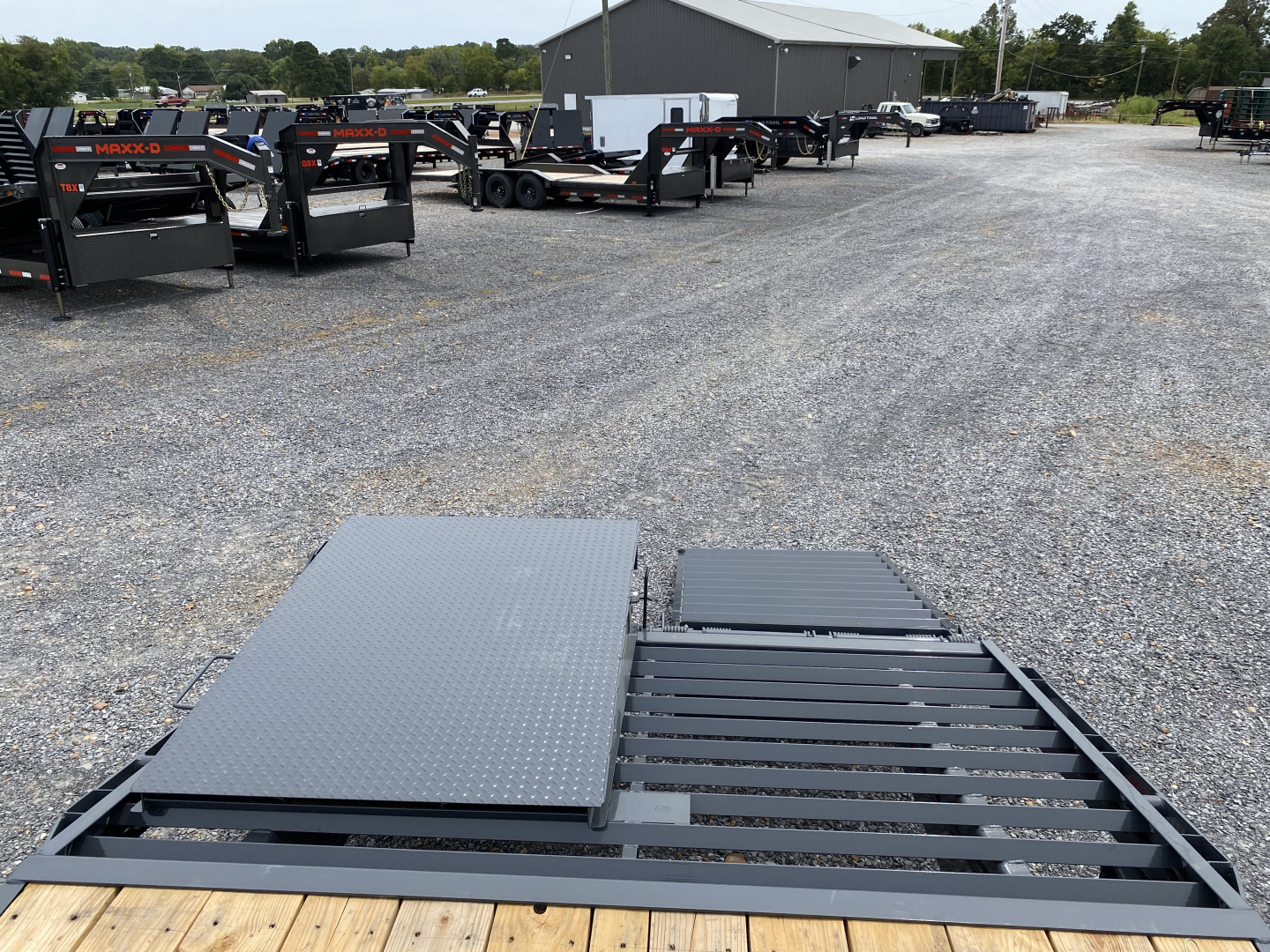 New 2026 Lamar 102" x 25' 14k Gooseneck Trailer