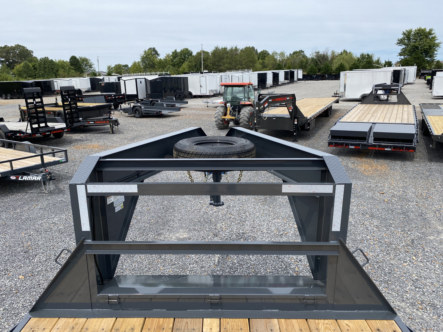 New 2026 Lamar 102" x 25' 14k Gooseneck Trailer