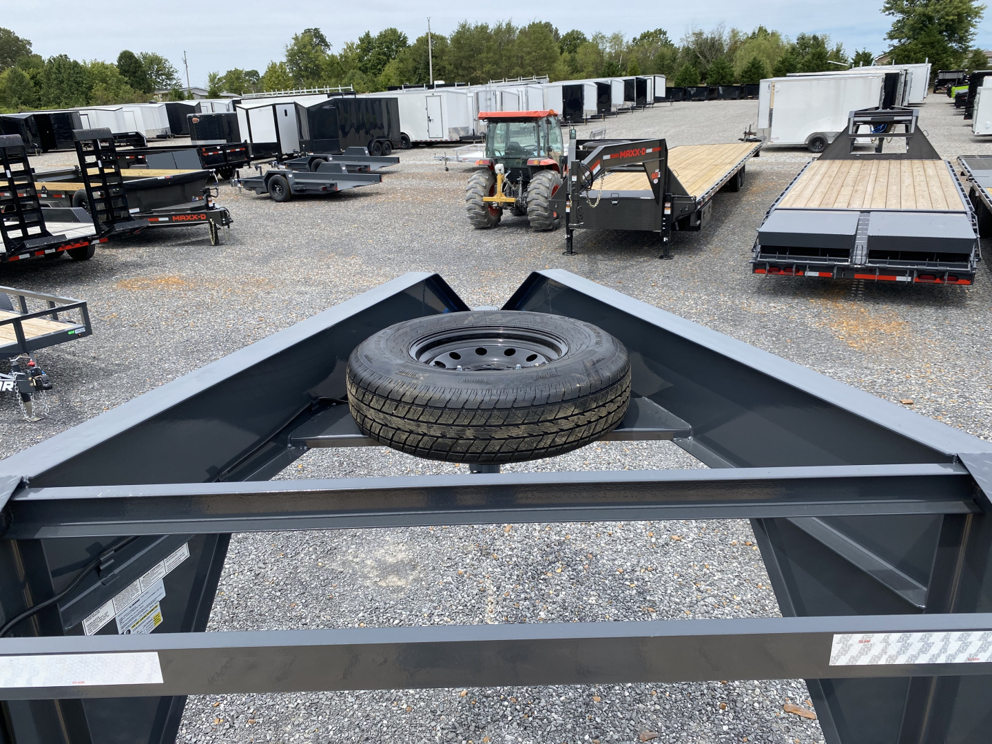New 2026 Lamar 102" x 25' 14k Gooseneck Trailer